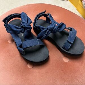 Maisie Sporty Sandal- Denim. Size 7